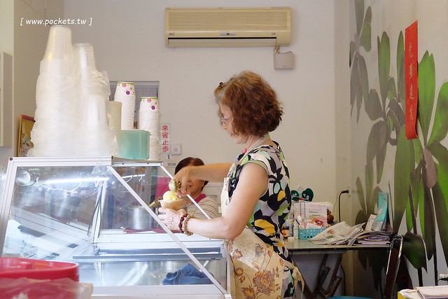 台中南屯｜2 in one 冰淇淋專賣店，當冰沙遇到冰淇淋，天然無負擔的夏日冰品 @飛天璇的口袋