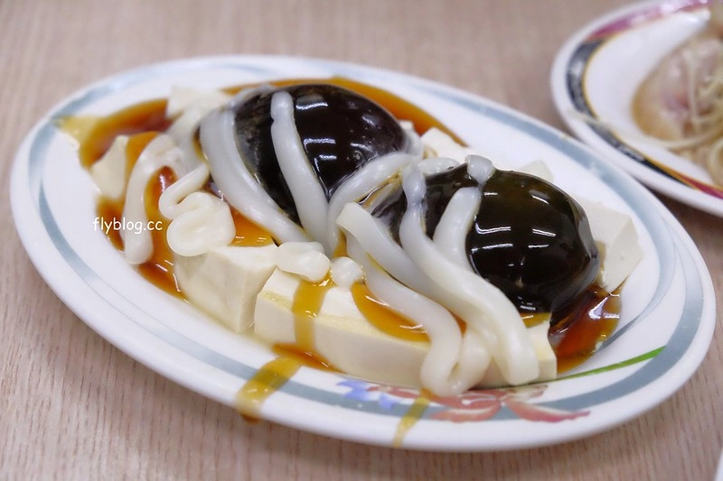 嘉義東區｜郭家雞肉飯．文化路夜市人氣火雞肉飯，大家推薦招牌粿仔湯必吃 @飛天璇的口袋