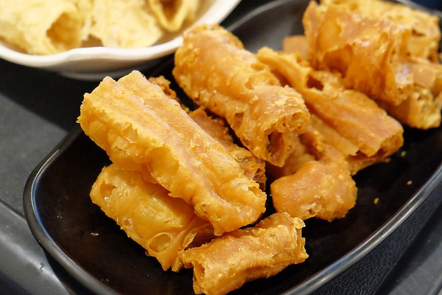 寬窄巷子老成都火鍋┃豐原美食推薦：使用20多種中藥辛香料，麻辣香濃的道地四川風味火鍋，記者出身的四川美女老闆娘，食尚玩家報導 @飛天璇的口袋