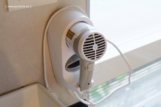 宜蘭冬山｜微風小棧民宿，享受荷畔池泡湯，提供腳踏車供親子騎乘，鄰近羅東夜市與羅東公園 @飛天璇的口袋