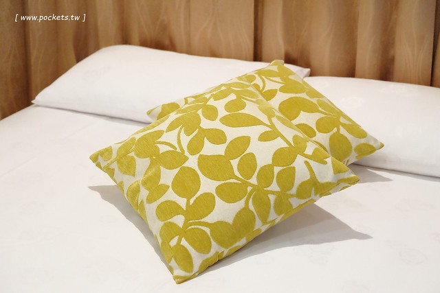 宜蘭冬山｜微風小棧民宿，享受荷畔池泡湯，提供腳踏車供親子騎乘，鄰近羅東夜市與羅東公園 @飛天璇的口袋