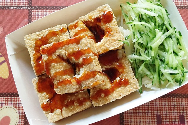 台中北屯｜昌平路素食大麵焿．臭豆腐，網友推薦台中最好吃的臭豆腐，一碗大麵焿加一份臭豆腐是招牌餐點 @飛天璇的口袋