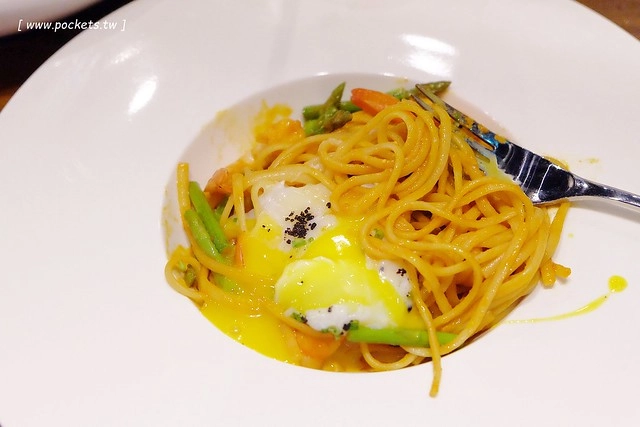 MR. TSUO 左先生的西式廚房｜鄰近捷運文湖線西湖站，前晶華飯店主廚，以低溫烹飪料理手法，結合創意與時尚的舒適空間 @飛天璇的口袋