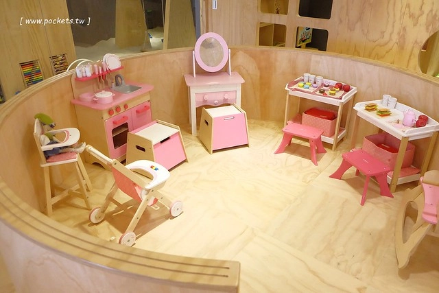 桃禧航空城酒店┃桃園飯店推薦：浪漫至極的水晶教堂、小孩最愛的木樂地Hape桃園館、入住送小恐龍玩偶、鄰近桃園國際機場交通方便 @飛天璇的口袋