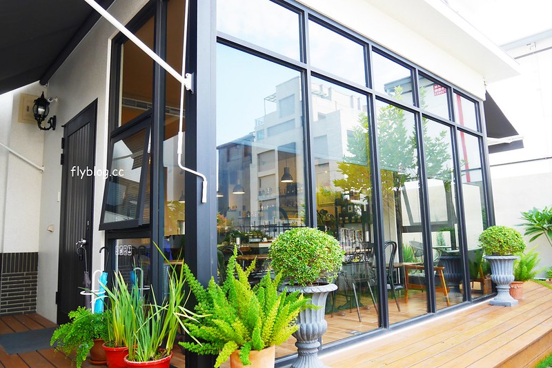 舞森咖啡┃台中北屯：溫馨有質感的咖啡館，甜點表現也不錯，可以使用插座和wifi，大坑地區下午茶推薦 @飛天璇的口袋