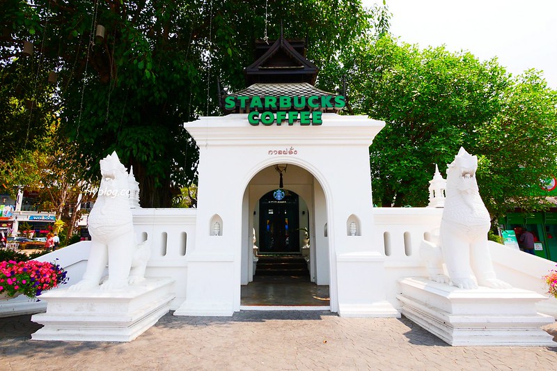 泰國清邁｜清邁最美的星巴克，全球唯一蘭那建築星巴克，星巴克迷到清邁必朝聖 @飛天璇的口袋