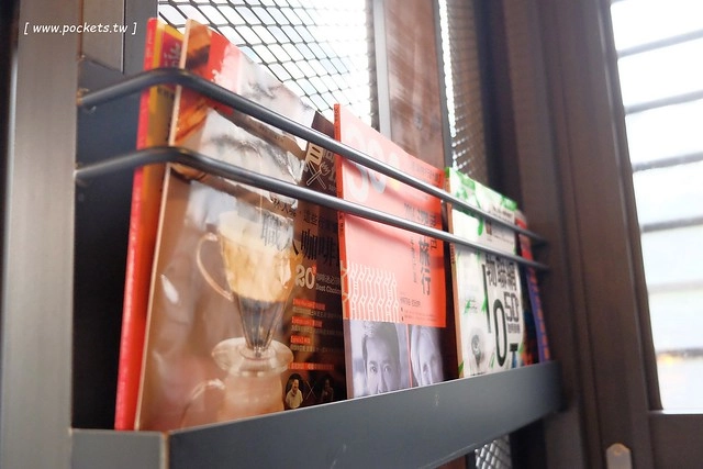 P&J’s P&acirc;tisserie法式鏡面蛋糕｜一對夫妻開的甜點店，價格親民深受學生族群的喜愛 @飛天璇的口袋