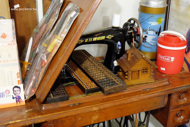 窩巷二店@大全店┃台中西區美食：台灣首見時尚的酒杯甜點，鄰近台中文學館和台中市役所，結合古早味的柑仔店和日日春唱片行 @飛天璇的口袋