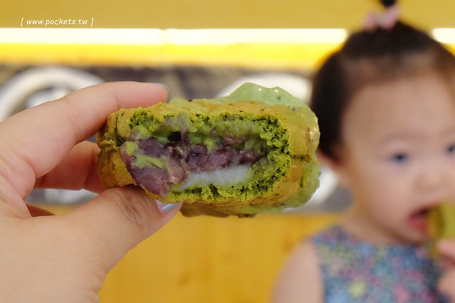 金帛霜淇淋專賣店┃台中北區美食：一中商圈的散步美食，抹茶鯛魚燒宇治金時上市，搬了家之後空間更寬敞，有淡淡的日式復古氛圍 @飛天璇的口袋