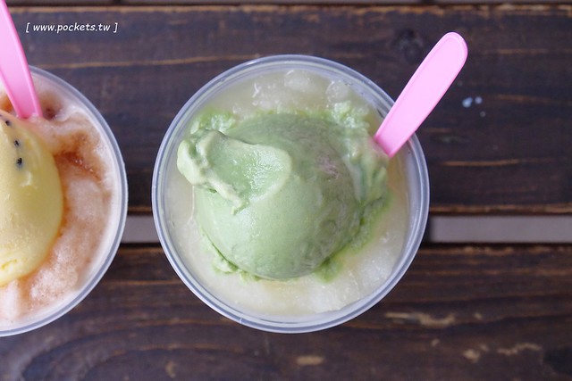 台中南屯｜2 in one 冰淇淋專賣店，當冰沙遇到冰淇淋，天然無負擔的夏日冰品 @飛天璇的口袋