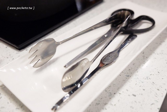 肉魂鑄鐵料理．de Meaty Spirit┃台中北屯美食：環境寬敞又明亮，食材新鮮又奢華，澳洲9A牛肉+帝王蟹等季節性現流海鮮，台中少見的鐵鑄鍋火鍋店 @飛天璇的口袋