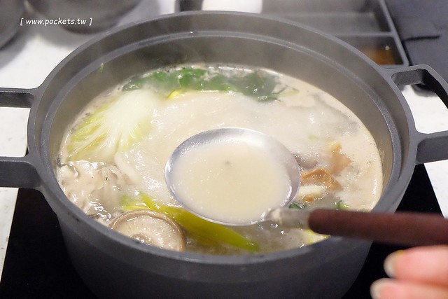 肉魂鑄鐵料理．de Meaty Spirit┃台中北屯美食：環境寬敞又明亮，食材新鮮又奢華，澳洲9A牛肉+帝王蟹等季節性現流海鮮，台中少見的鐵鑄鍋火鍋店 @飛天璇的口袋