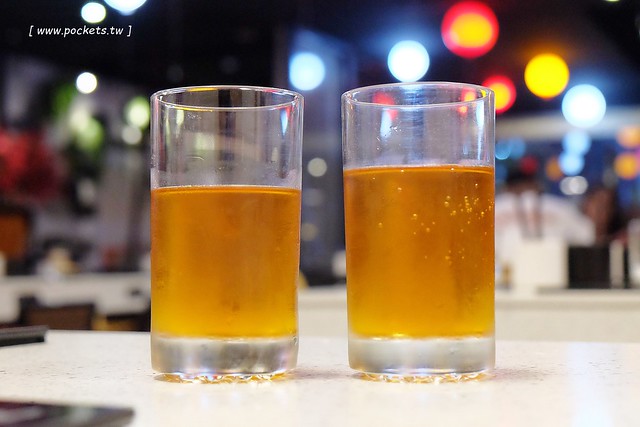 肉魂鑄鐵料理．de Meaty Spirit┃台中北屯美食：環境寬敞又明亮，食材新鮮又奢華，澳洲9A牛肉+帝王蟹等季節性現流海鮮，台中少見的鐵鑄鍋火鍋店 @飛天璇的口袋