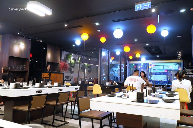 肉魂鑄鐵料理．de Meaty Spirit┃台中北屯美食：環境寬敞又明亮，食材新鮮又奢華，澳洲9A牛肉+帝王蟹等季節性現流海鮮，台中少見的鐵鑄鍋火鍋店 @飛天璇的口袋