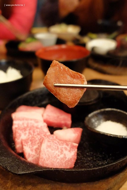 日本福岡｜極味屋 博多極味や．博多車站旁排隊美食，高級備長炭伊萬里和牛 @飛天璇的口袋