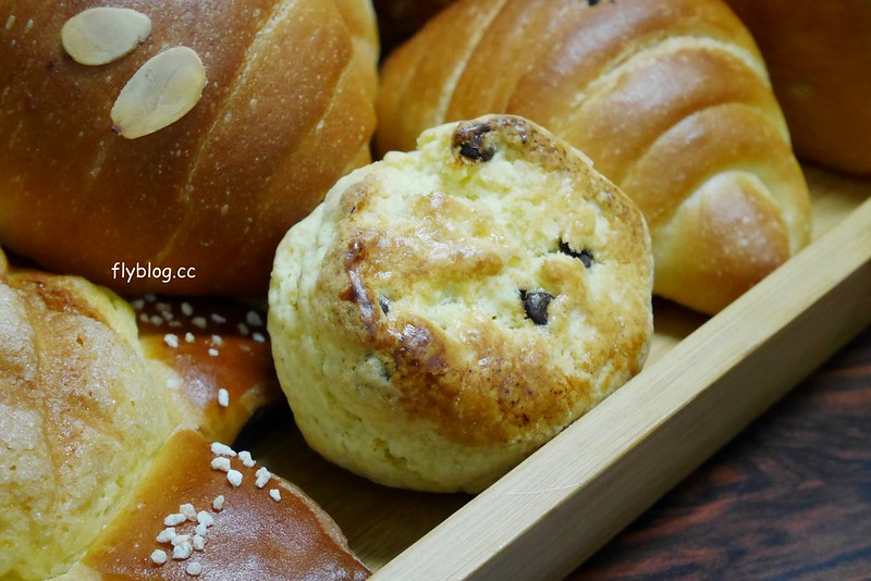 台中吳寶春麵包｜世界冠軍麵包台中也吃的到，推薦台中限定和鹽味可頌，還有冰淇淋也很好吃 @飛天璇的口袋