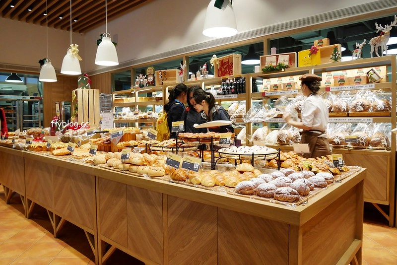 台中吳寶春麵包｜世界冠軍麵包台中也吃的到，推薦台中限定和鹽味可頌，還有冰淇淋也很好吃 @飛天璇的口袋