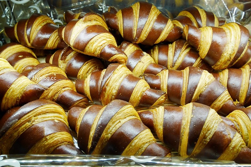 台中吳寶春麵包｜世界冠軍麵包台中也吃的到，推薦台中限定和鹽味可頌，還有冰淇淋也很好吃 @飛天璇的口袋