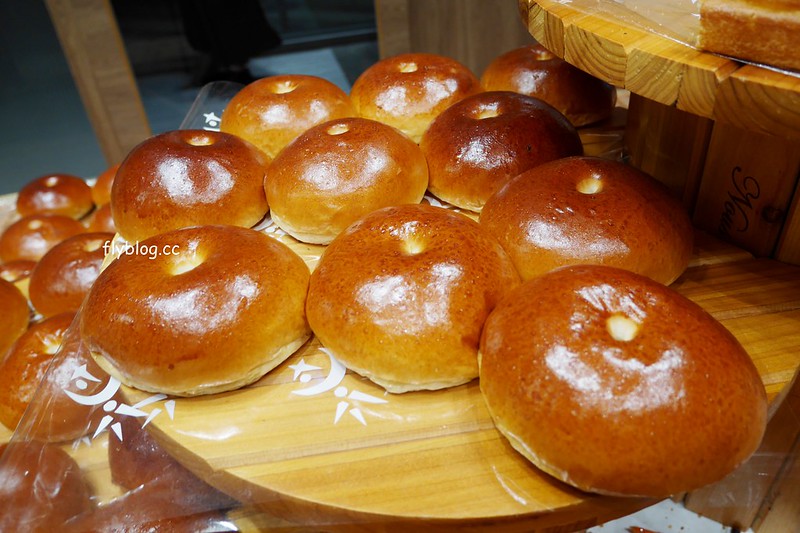 台中吳寶春麵包｜世界冠軍麵包台中也吃的到，推薦台中限定和鹽味可頌，還有冰淇淋也很好吃 @飛天璇的口袋