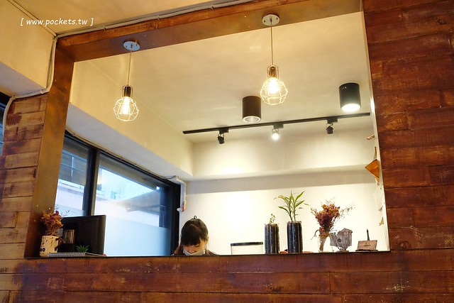 小倉庫．DEPOT：充滿英式復古情懷的文青咖啡館，可以從早午餐吃到下午茶，推薦燉飯和甜點，好吃有誠意 @飛天璇的口袋