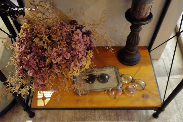 小倉庫．DEPOT：充滿英式復古情懷的文青咖啡館，可以從早午餐吃到下午茶，推薦燉飯和甜點，好吃有誠意 @飛天璇的口袋