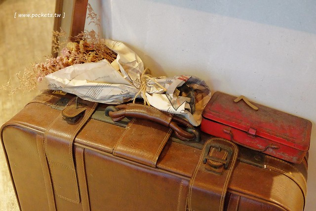 小倉庫．DEPOT：充滿英式復古情懷的文青咖啡館，可以從早午餐吃到下午茶，推薦燉飯和甜點，好吃有誠意 @飛天璇的口袋