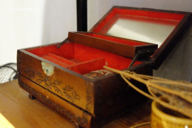 小倉庫．DEPOT：充滿英式復古情懷的文青咖啡館，可以從早午餐吃到下午茶，推薦燉飯和甜點，好吃有誠意 @飛天璇的口袋