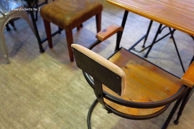 小倉庫．DEPOT：充滿英式復古情懷的文青咖啡館，可以從早午餐吃到下午茶，推薦燉飯和甜點，好吃有誠意 @飛天璇的口袋