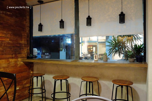 小倉庫．DEPOT：充滿英式復古情懷的文青咖啡館，可以從早午餐吃到下午茶，推薦燉飯和甜點，好吃有誠意 @飛天璇的口袋