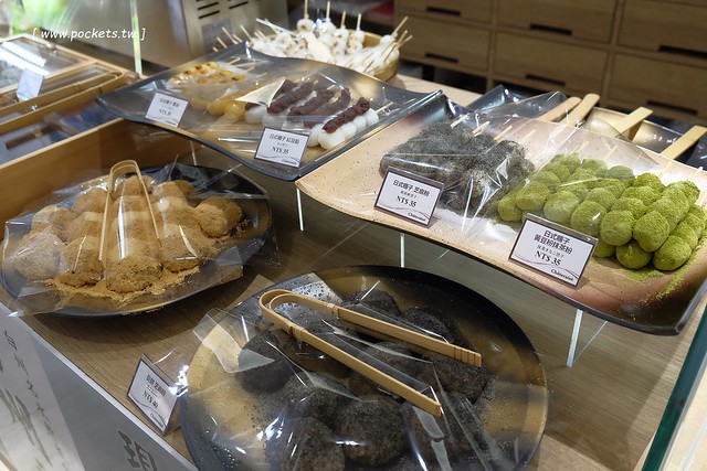 莎得徠茲．Chateraise┃台中逢甲美食：來自日本富士山下山梨縣的日法式甜點店，日本擁有470家連鎖店，標榜使用日本直送的食材，推薦生乳捲和泡芙 @飛天璇的口袋