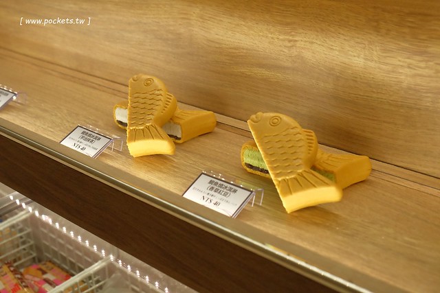 莎得徠茲．Chateraise┃台中逢甲美食：來自日本富士山下山梨縣的日法式甜點店，日本擁有470家連鎖店，標榜使用日本直送的食材，推薦生乳捲和泡芙 @飛天璇的口袋