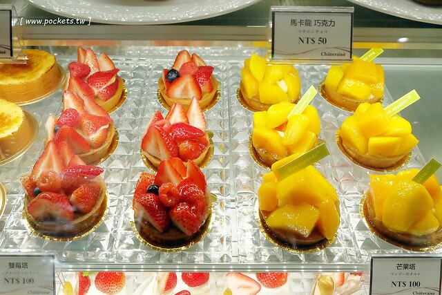 莎得徠茲．Chateraise┃台中逢甲美食：來自日本富士山下山梨縣的日法式甜點店，日本擁有470家連鎖店，標榜使用日本直送的食材，推薦生乳捲和泡芙 @飛天璇的口袋