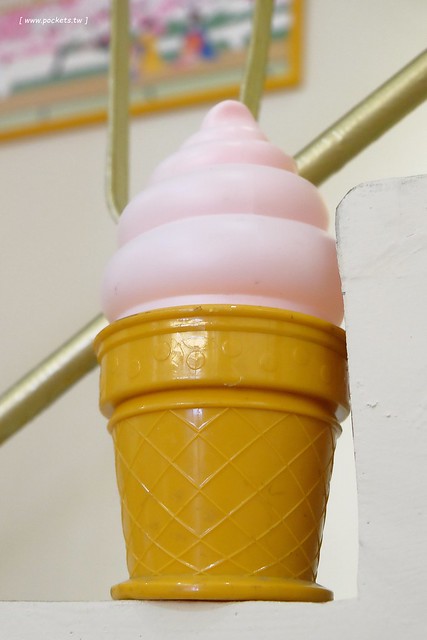 金帛霜淇淋專賣店┃台中北區美食：一中商圈的散步美食，抹茶鯛魚燒宇治金時上市，搬了家之後空間更寬敞，有淡淡的日式復古氛圍 @飛天璇的口袋