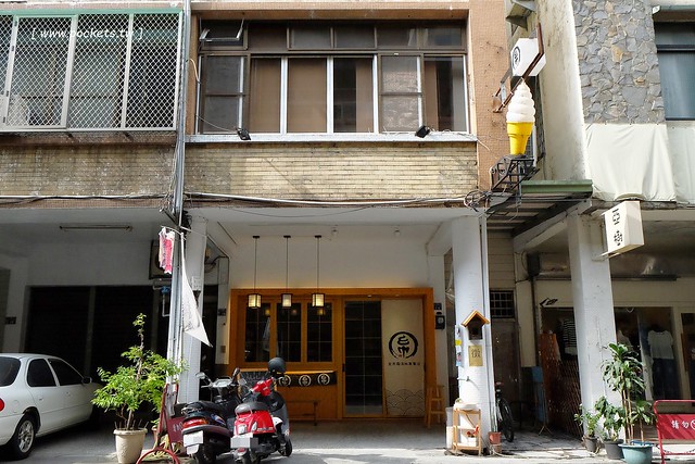 金帛霜淇淋專賣店┃台中北區美食：一中商圈的散步美食，抹茶鯛魚燒宇治金時上市，搬了家之後空間更寬敞，有淡淡的日式復古氛圍 @飛天璇的口袋