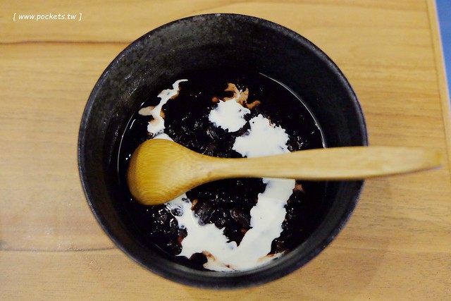 灰鴿┃台中西屯美食：中科商圈精緻火鍋餐廳，嚴選頂級食材， 澳洲極黑和牛、活體波士頓龍蝦、帝王鮭魚、天使紅蝦，開幕期間點鍋送伊比利豬 @飛天璇的口袋