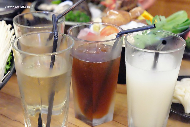 灰鴿┃台中西屯美食：中科商圈精緻火鍋餐廳，嚴選頂級食材， 澳洲極黑和牛、活體波士頓龍蝦、帝王鮭魚、天使紅蝦，開幕期間點鍋送伊比利豬 @飛天璇的口袋