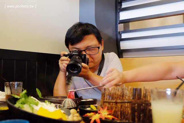 灰鴿┃台中西屯美食：中科商圈精緻火鍋餐廳，嚴選頂級食材， 澳洲極黑和牛、活體波士頓龍蝦、帝王鮭魚、天使紅蝦，開幕期間點鍋送伊比利豬 @飛天璇的口袋