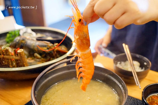 灰鴿┃台中西屯美食：中科商圈精緻火鍋餐廳，嚴選頂級食材， 澳洲極黑和牛、活體波士頓龍蝦、帝王鮭魚、天使紅蝦，開幕期間點鍋送伊比利豬 @飛天璇的口袋