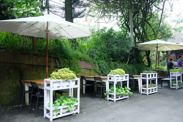 台中新社｜薰衣草森林新社店．充滿幸福的紫色樂園，享受森林裡的芬多精 @飛天璇的口袋