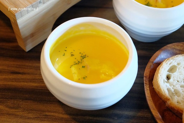 Fonte653 丰鑄鐵鍋料理┃台中南屯美食：低溫烹飪料理手法，呈現出食材最單純的美味，台中少見的鑄鐵鍋料理，很優質的環境和餐點，下午茶6/17起上市 @飛天璇的口袋