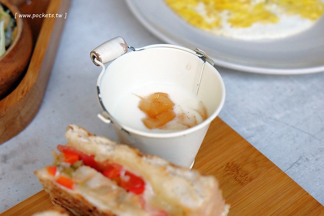 台中西屯｜拾陌咖啡 Shihmo．隱身巷弄裡的早午餐店，裝潢走工業風路線 @飛天璇的口袋