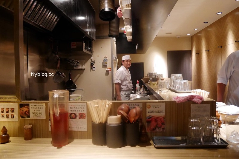 日本大阪｜本町製麵所 Hommachi-seimenjo honten．米其林必比登推薦，店裡只有8個座位 @飛天璇的口袋
