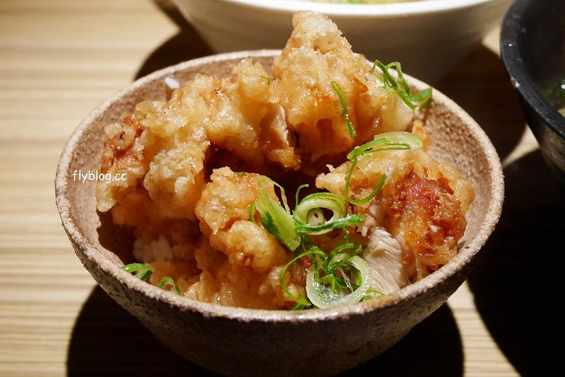 日本大阪｜本町製麵所 Hommachi-seimenjo honten．米其林必比登推薦，店裡只有8個座位 @飛天璇的口袋