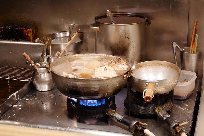 日本大阪｜本町製麵所 Hommachi-seimenjo honten．米其林必比登推薦，店裡只有8個座位 @飛天璇的口袋