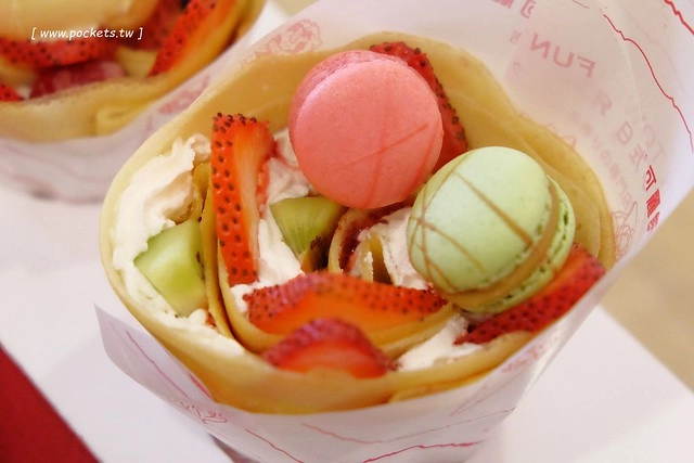 Fun Tower日式可麗餅┃台中西區美食：南台灣超人氣日本軟式可麗餅，朵朵都像盛開的小花，台中國美館商圈散步甜點，品嚐午后的下午茶小確幸 @飛天璇的口袋