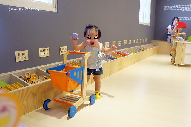 桃禧航空城酒店┃桃園飯店推薦：浪漫至極的水晶教堂、小孩最愛的木樂地Hape桃園館、入住送小恐龍玩偶、鄰近桃園國際機場交通方便 @飛天璇的口袋