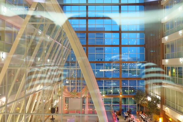 桃禧航空城酒店┃桃園飯店推薦：浪漫至極的水晶教堂、小孩最愛的木樂地Hape桃園館、入住送小恐龍玩偶、鄰近桃園國際機場交通方便 @飛天璇的口袋