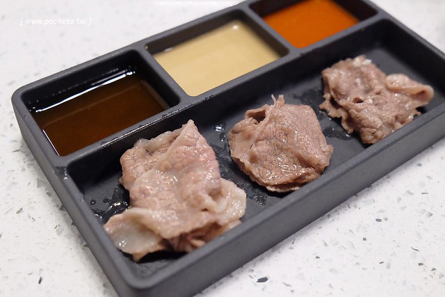 肉魂鑄鐵料理．de Meaty Spirit┃台中北屯美食：環境寬敞又明亮，食材新鮮又奢華，澳洲9A牛肉+帝王蟹等季節性現流海鮮，台中少見的鐵鑄鍋火鍋店 @飛天璇的口袋