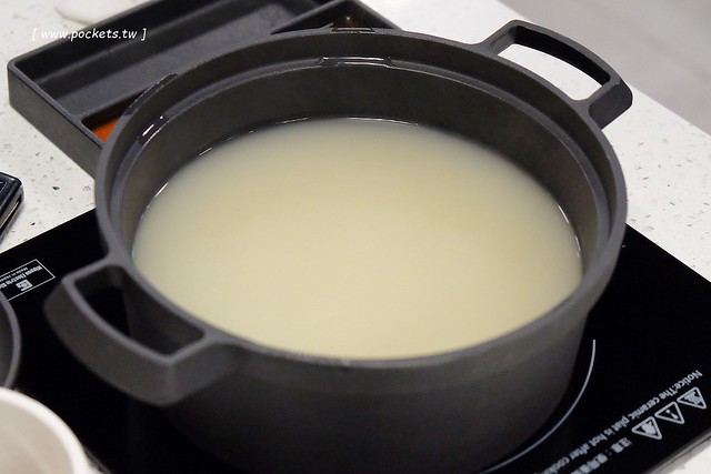 肉魂鑄鐵料理．de Meaty Spirit┃台中北屯美食：環境寬敞又明亮，食材新鮮又奢華，澳洲9A牛肉+帝王蟹等季節性現流海鮮，台中少見的鐵鑄鍋火鍋店 @飛天璇的口袋