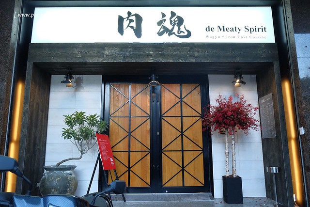 肉魂鑄鐵料理．de Meaty Spirit┃台中北屯美食：環境寬敞又明亮，食材新鮮又奢華，澳洲9A牛肉+帝王蟹等季節性現流海鮮，台中少見的鐵鑄鍋火鍋店 @飛天璇的口袋